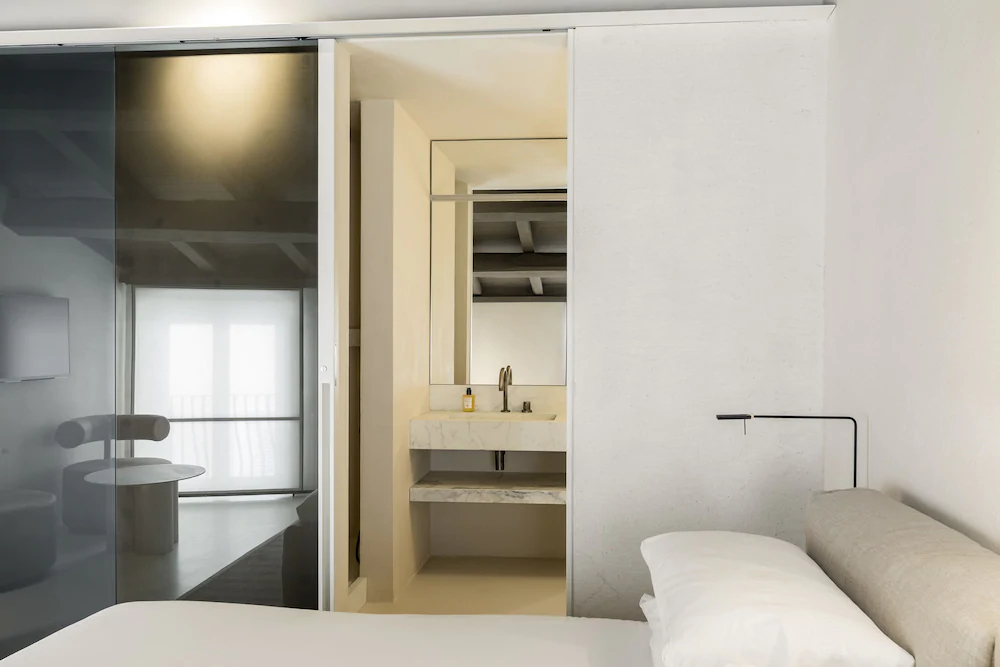Hotel Scenario
