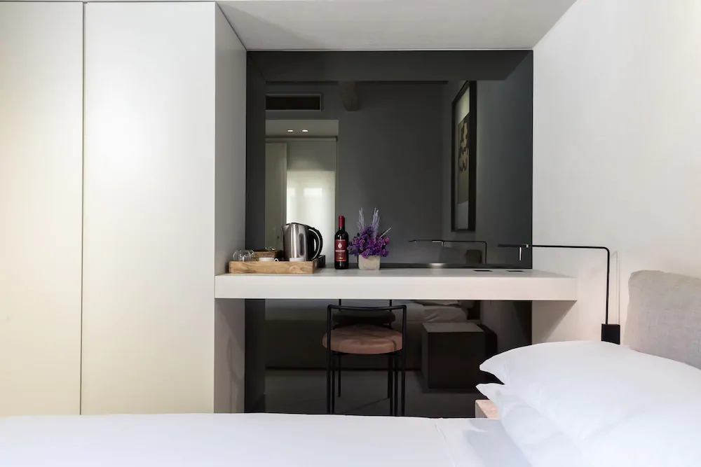 Hotel Scenario