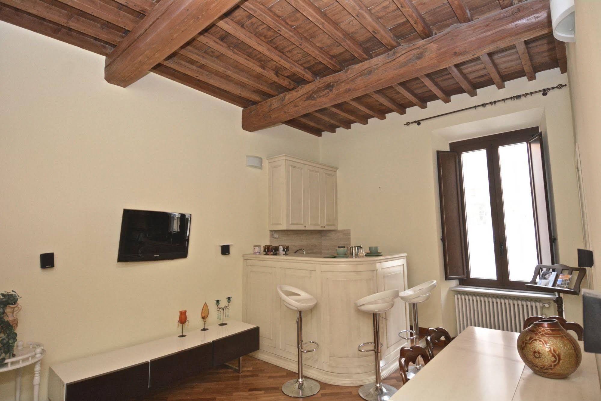 House & The City Colosseo Apartments
