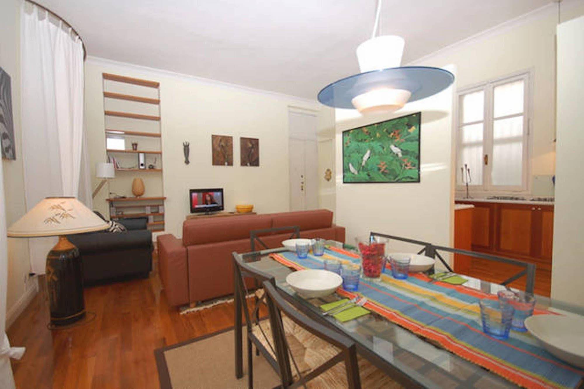 House & The City Colosseo Apartments