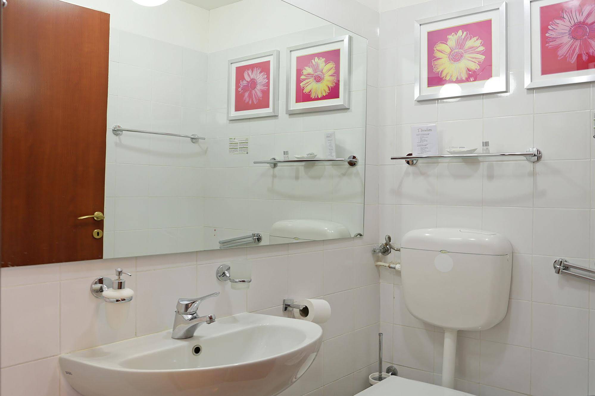 Houspitality Flowers B&B