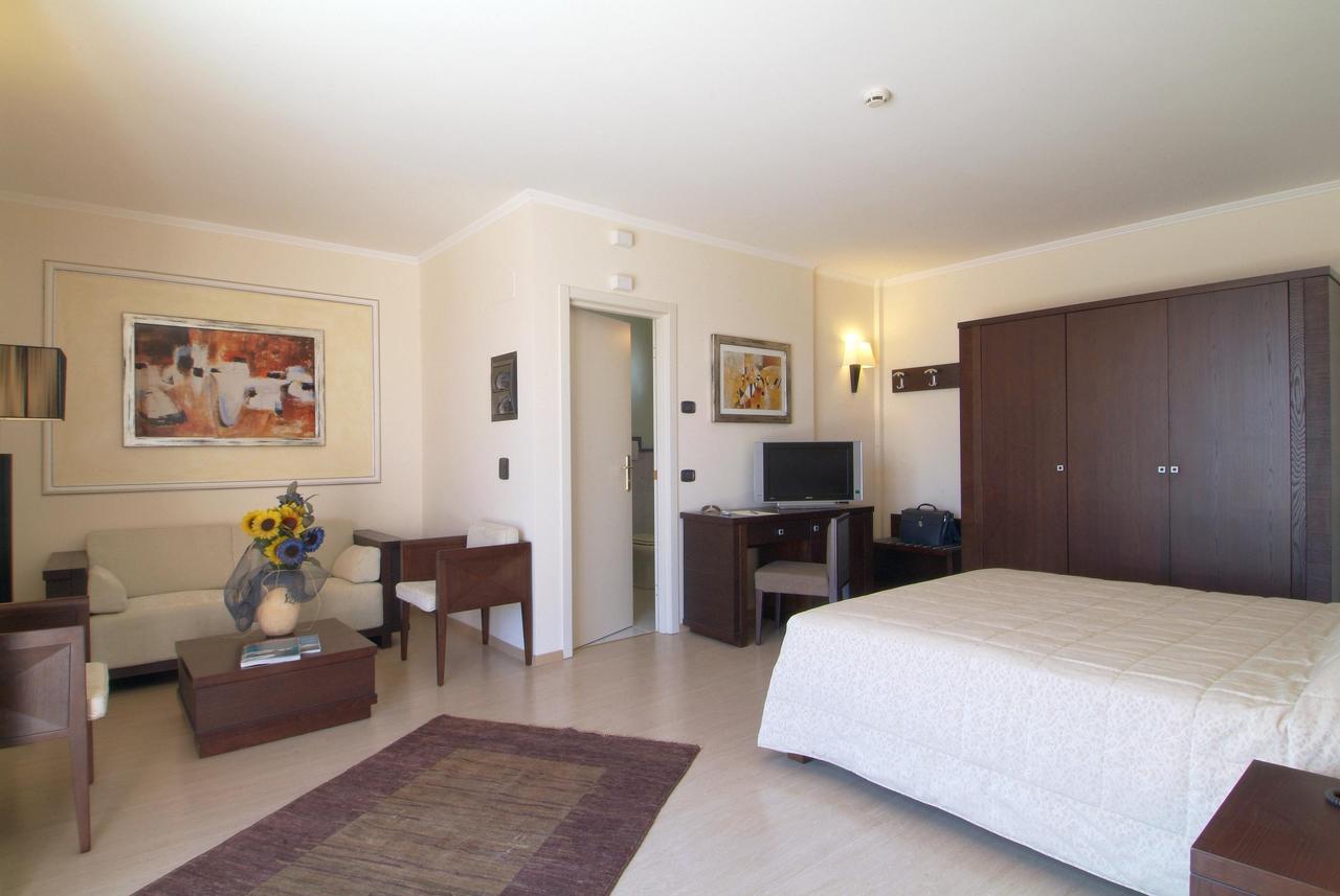 La Mela Hotel