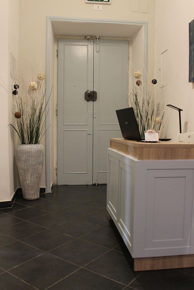 Little Rose Rooms