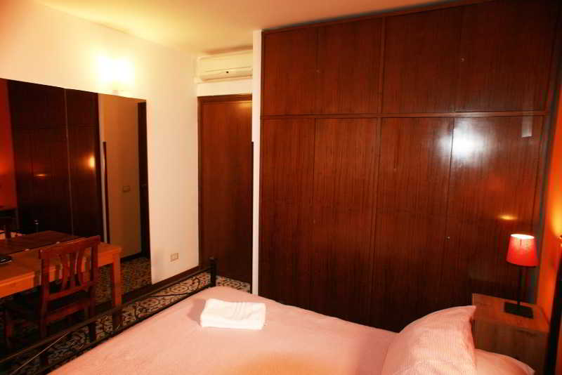 Macao Rooms Bed - Breakfast