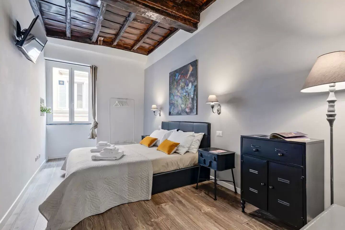 Monti House 118