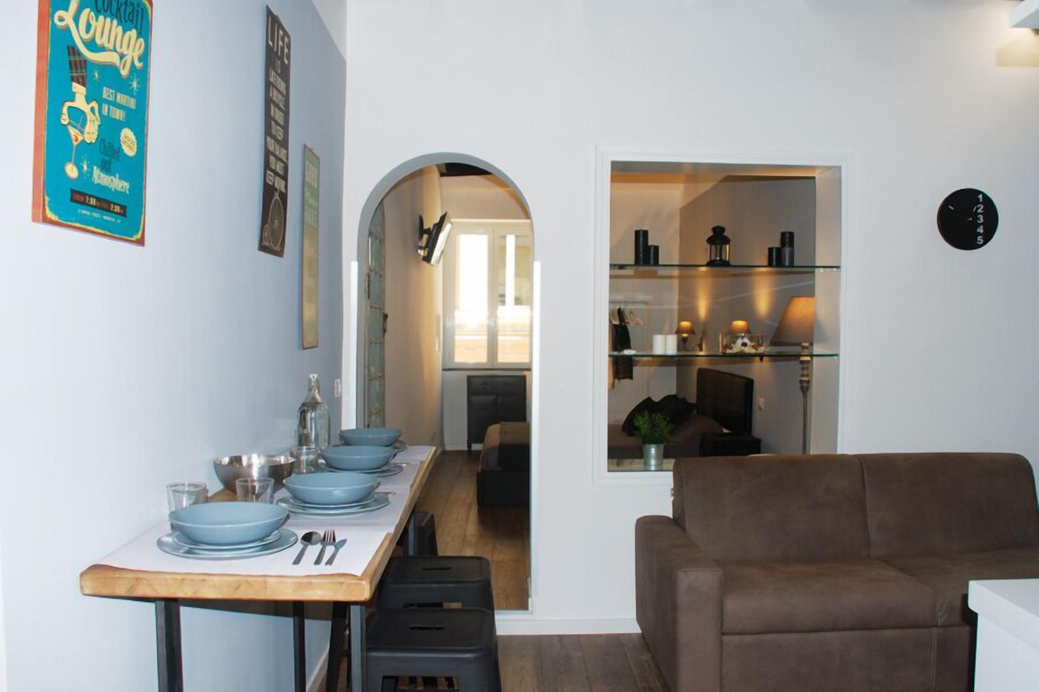 Monti House 118