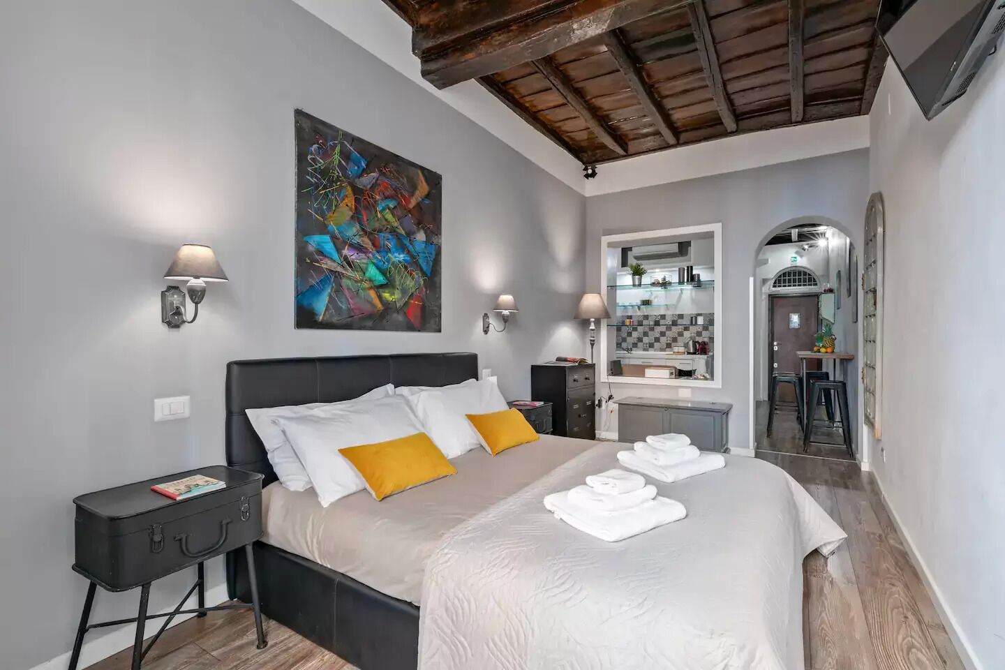 Monti House 118