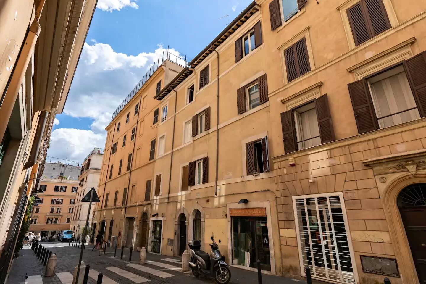 Monti House 118