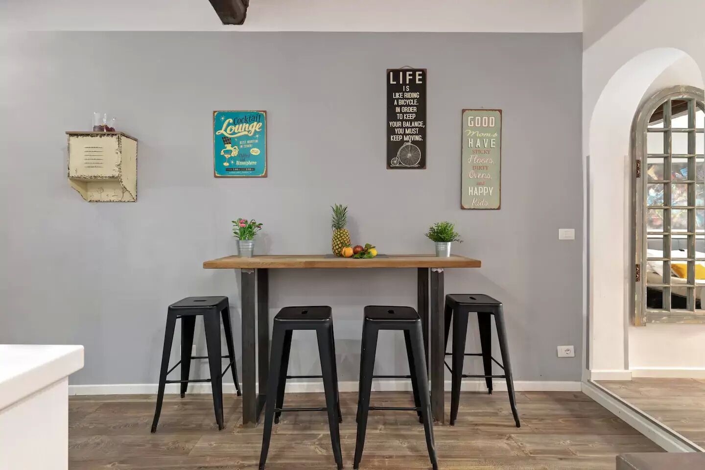 Monti House 118