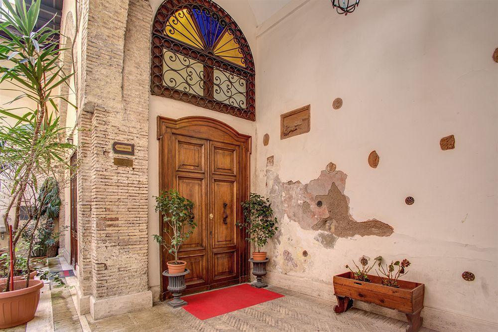 Navona Gallery & Garden Suites