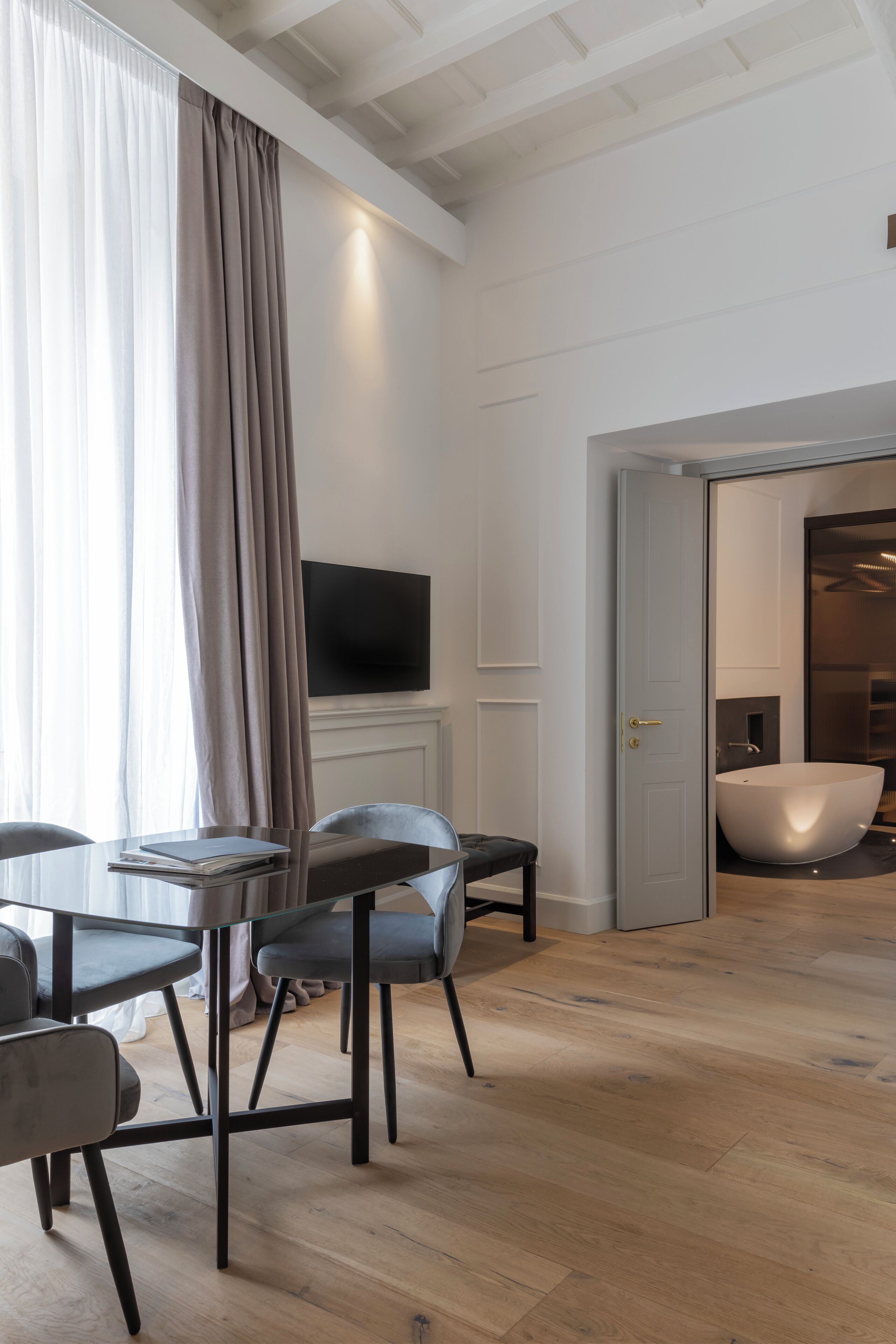 Palazzo Goldoni Condotti Collection