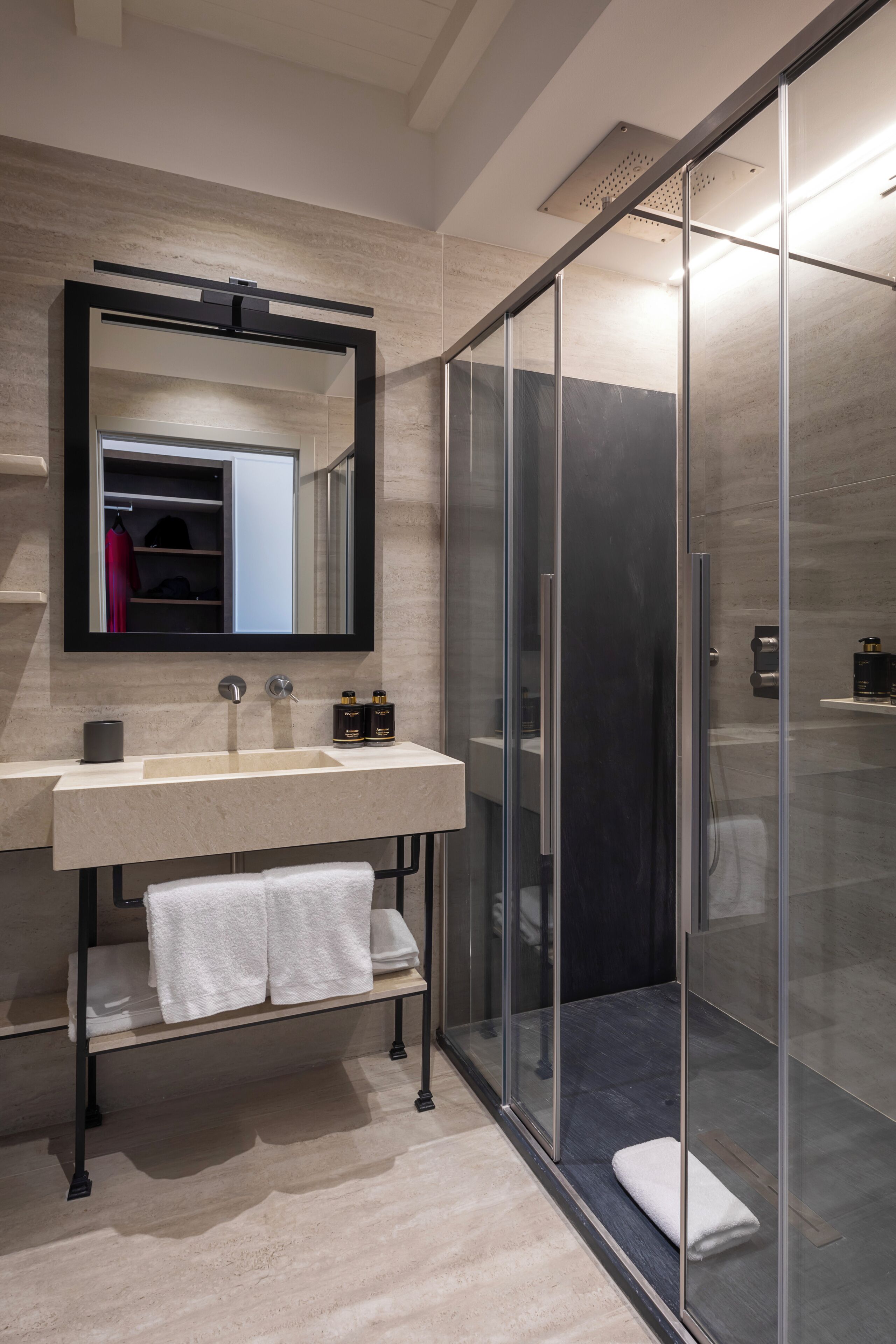 Palazzo Goldoni Condotti Collection