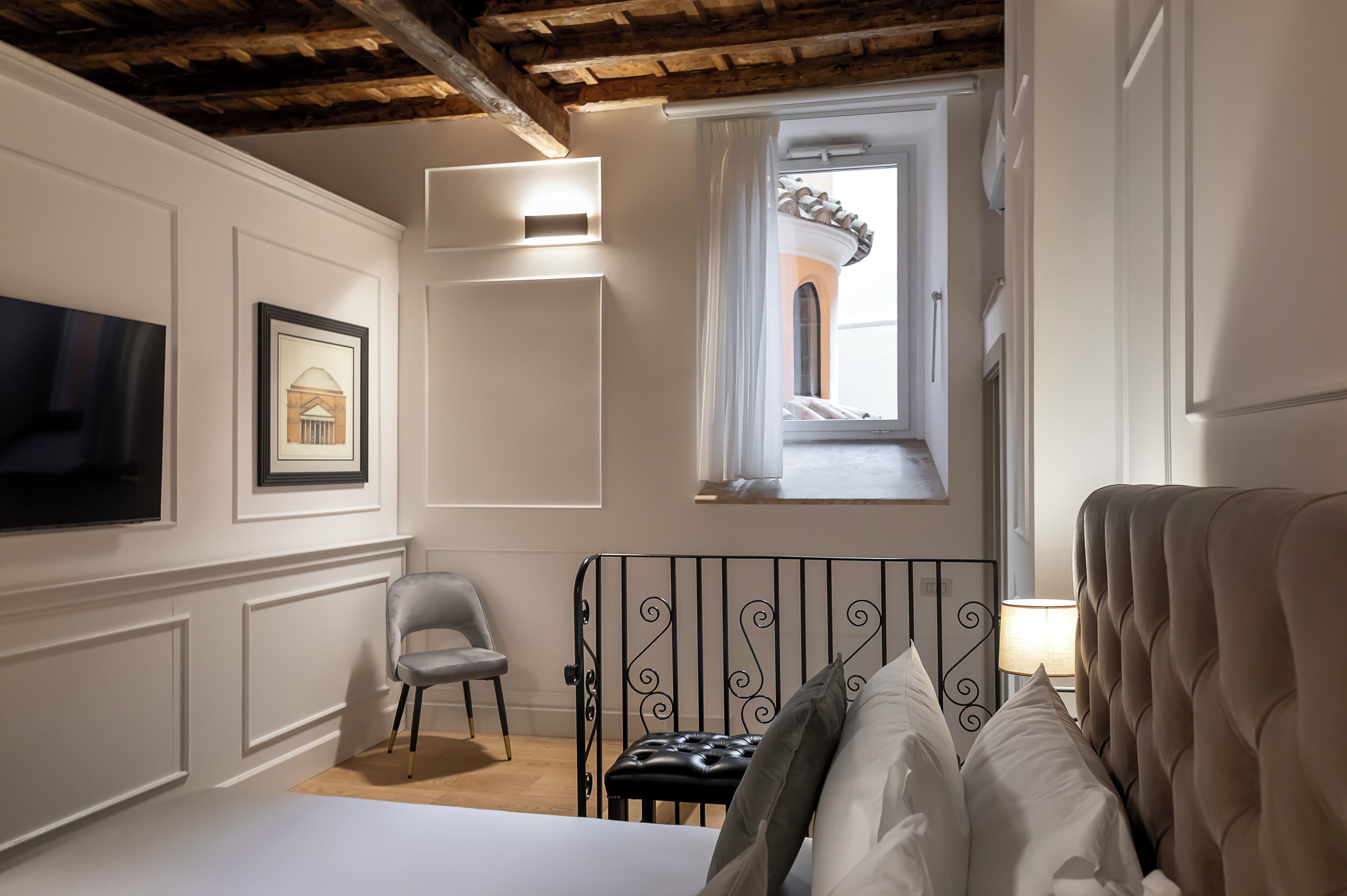 Palazzo Goldoni Condotti Collection