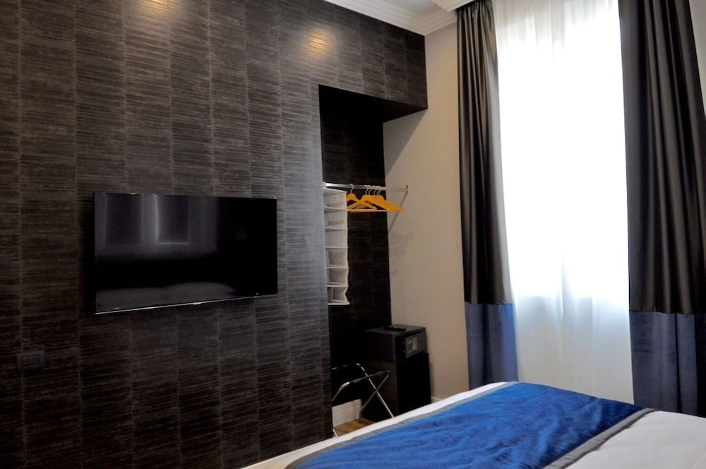 Place 24 Suites & Wellness