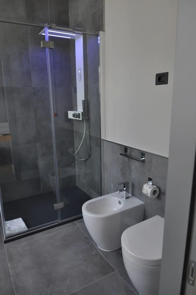 Place 24 Suites & Wellness
