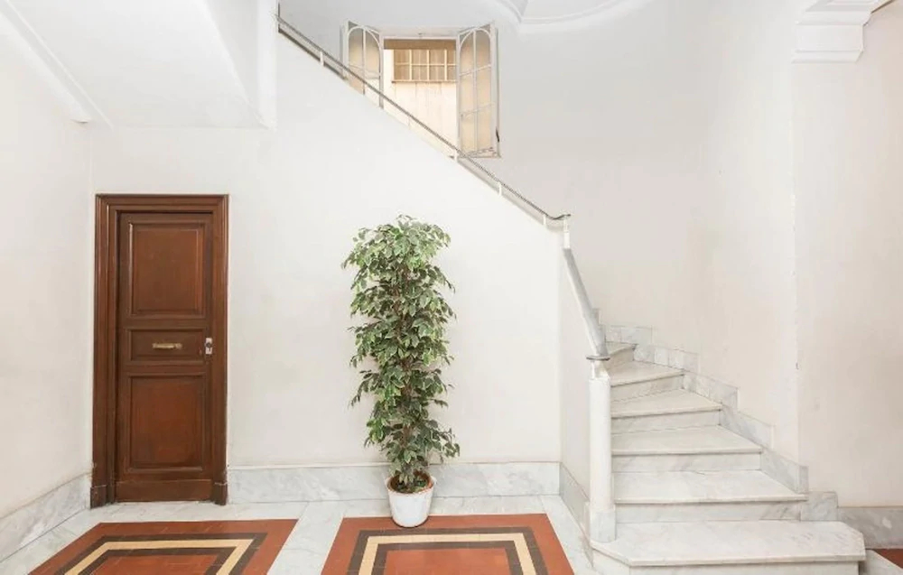 Re Di Roma House