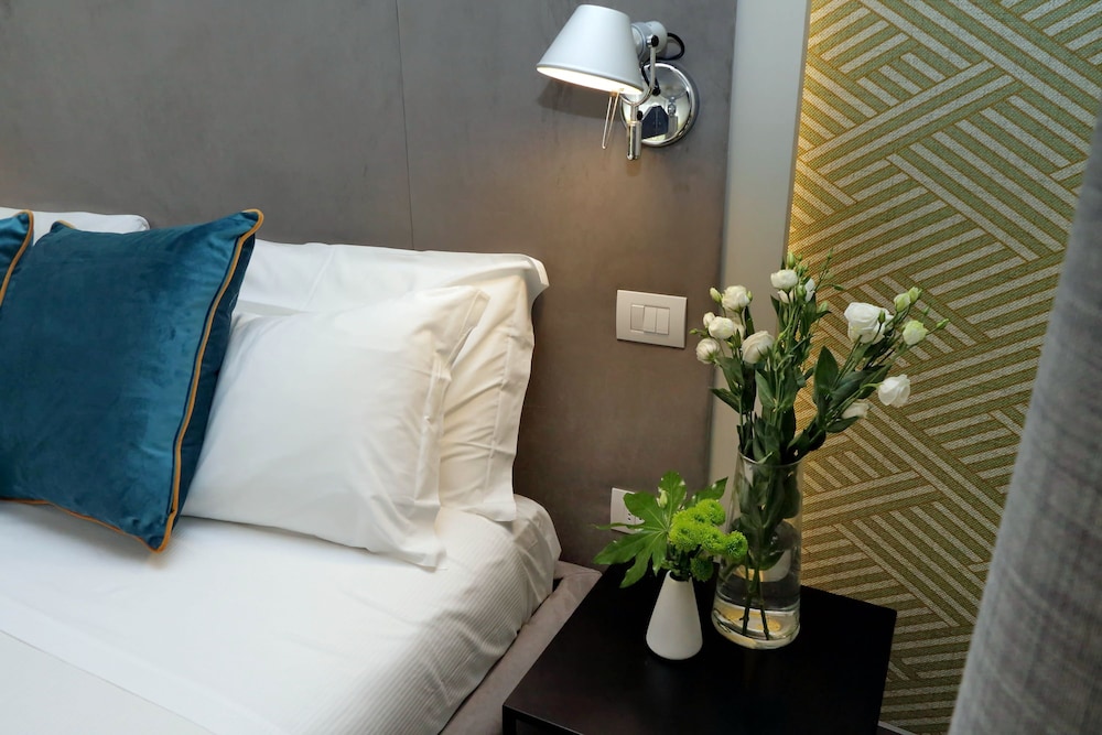 Roma Five Suites