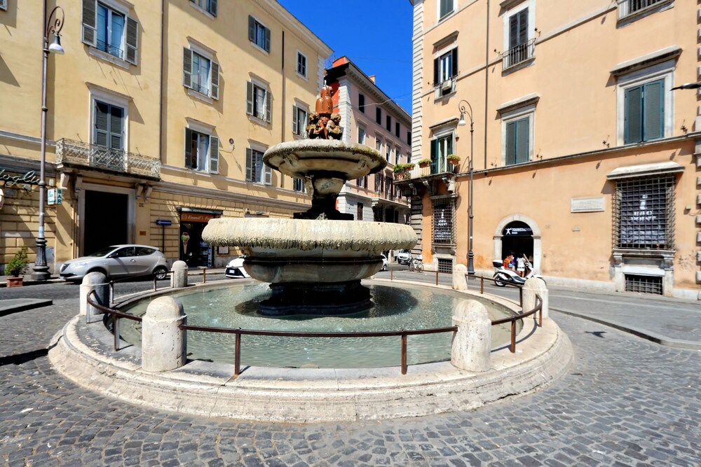 Roma Five Suites