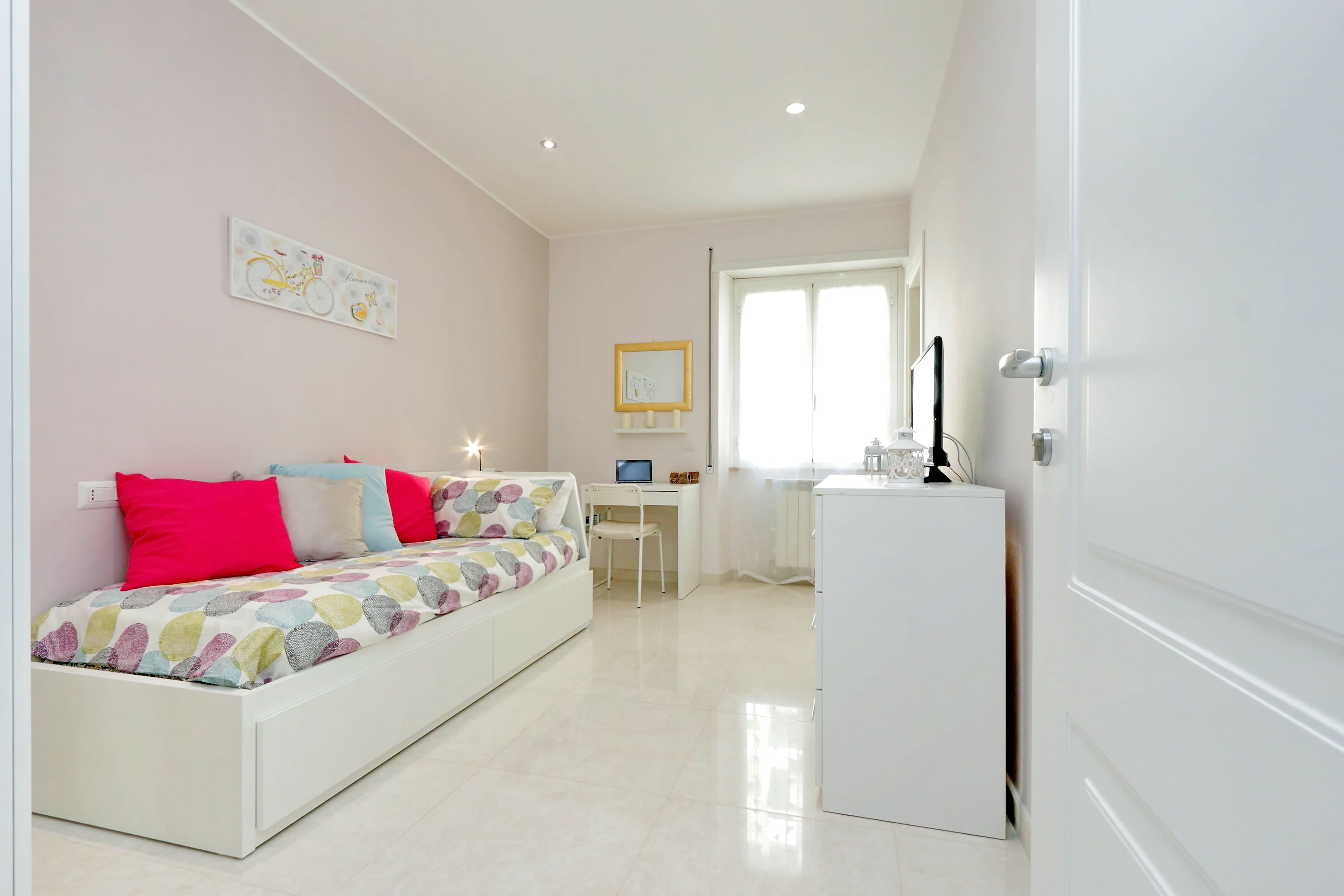 Roman Holiday Charming