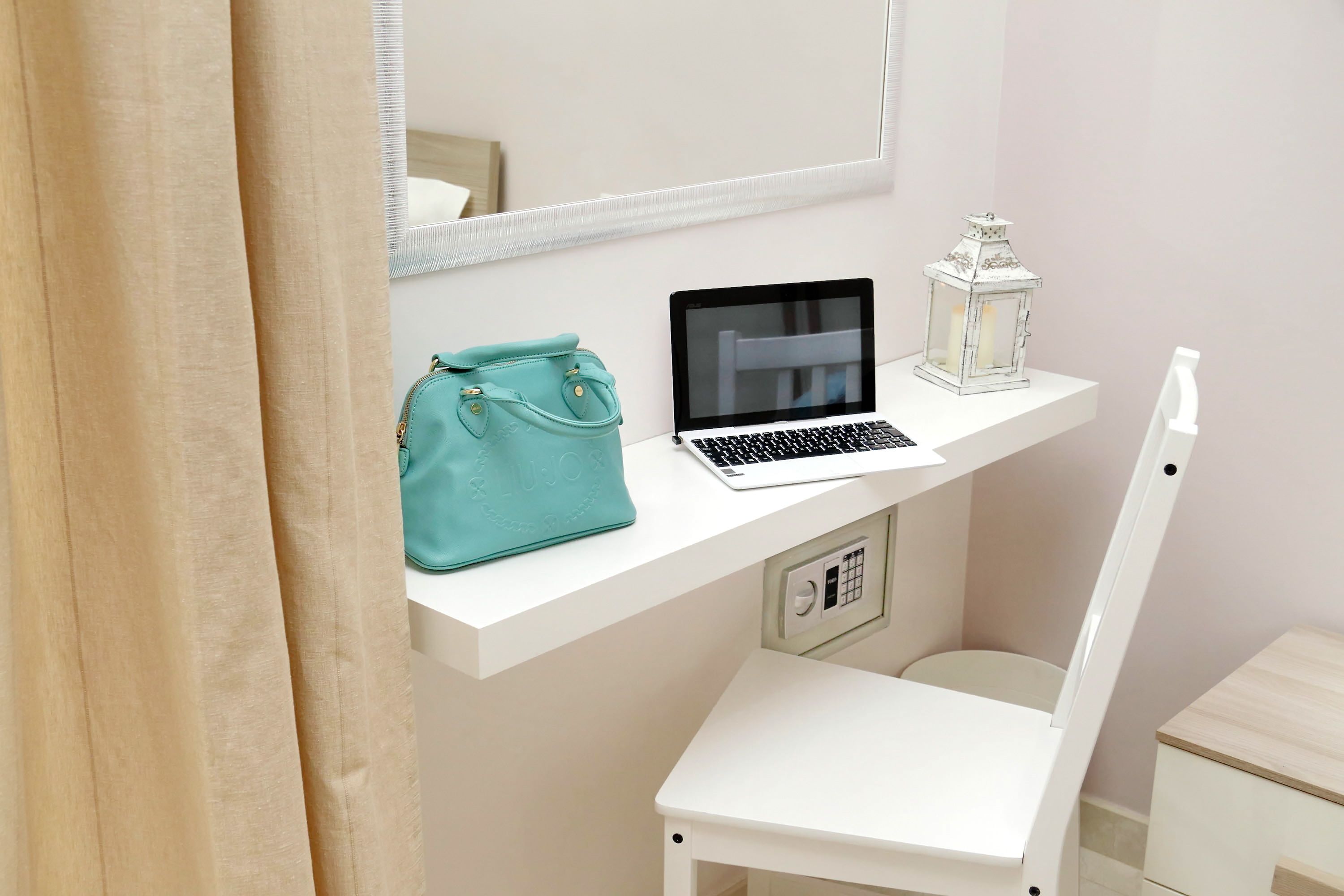 Roman Holiday Charming