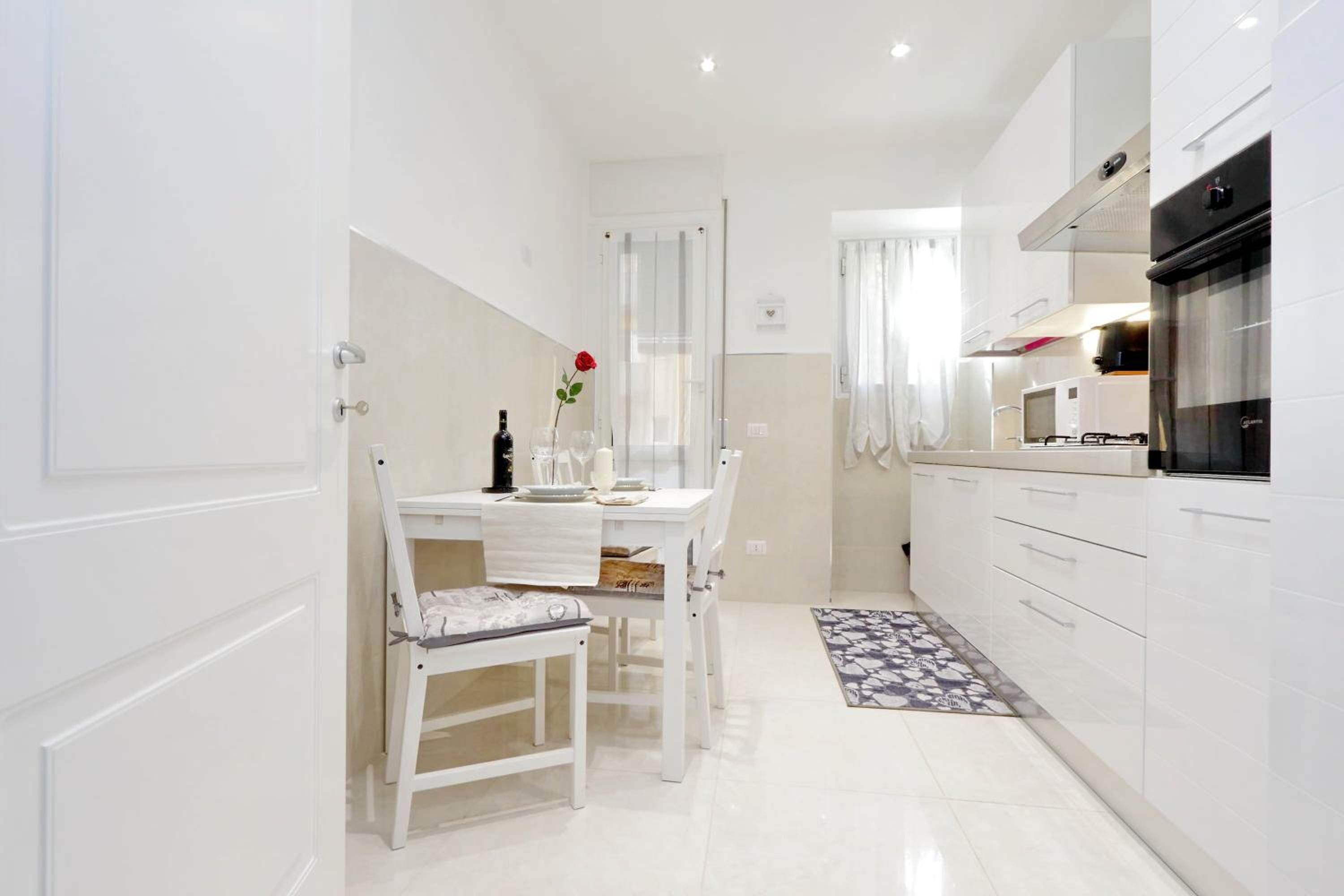 Roman Holiday Charming