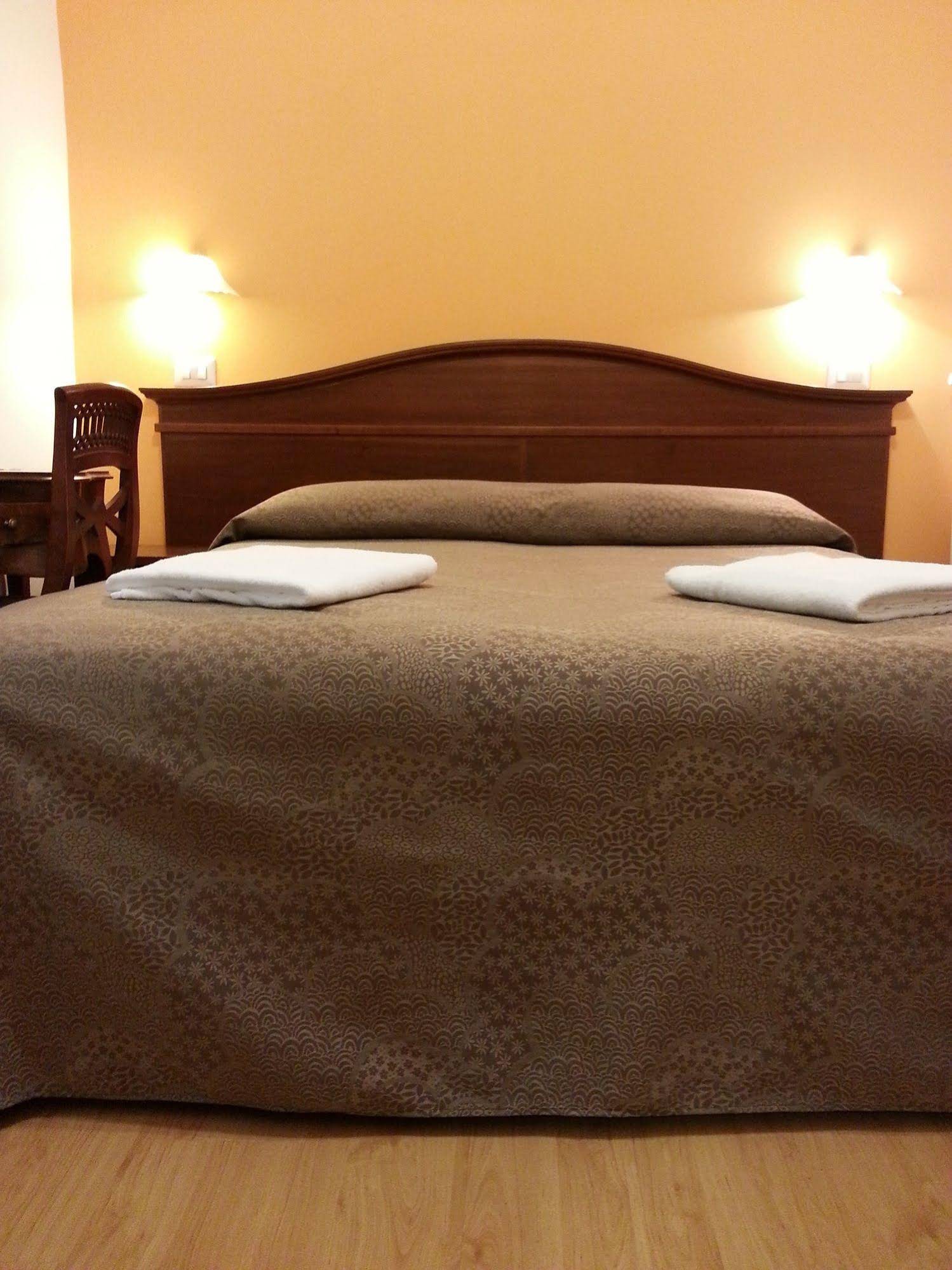 Rome City Inn