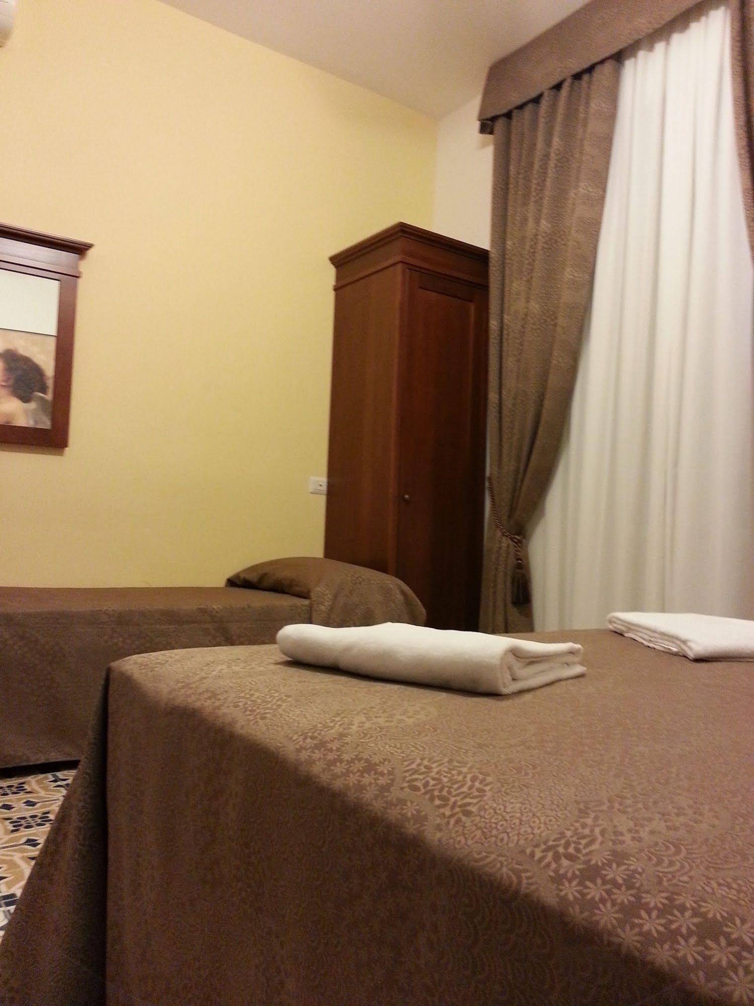 Rome City Inn