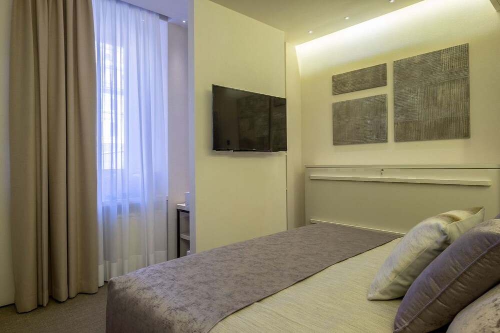 Room 230 Roma Luxury Suites