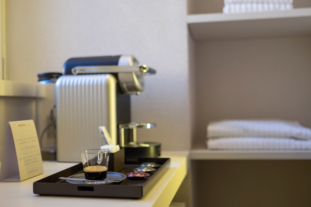 Room 230 Roma Luxury Suites