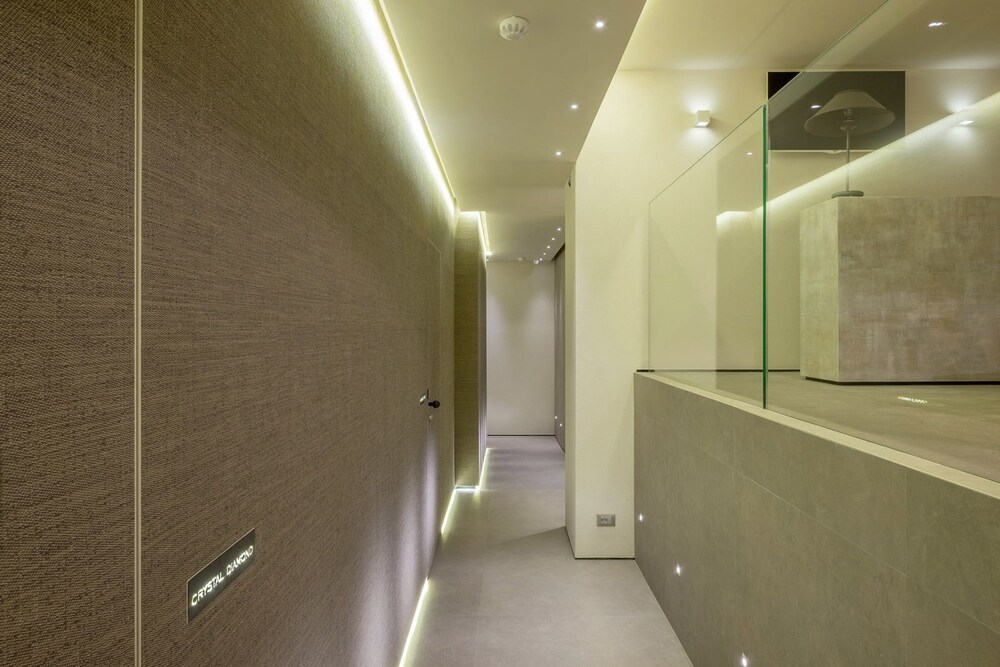 Room 230 Roma Luxury Suites