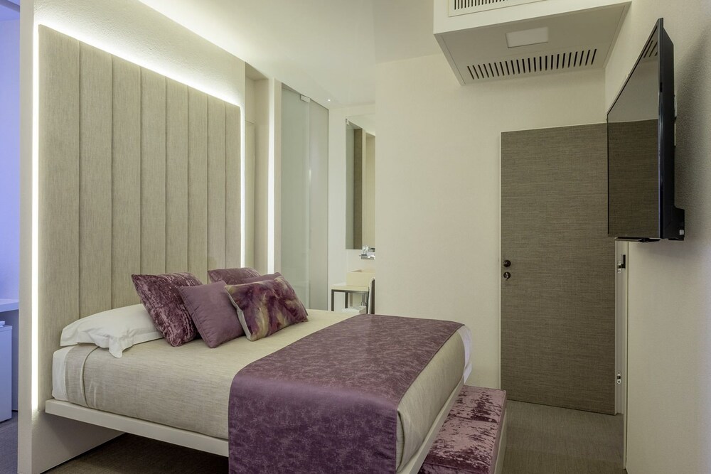 Room 230 Roma Luxury Suites