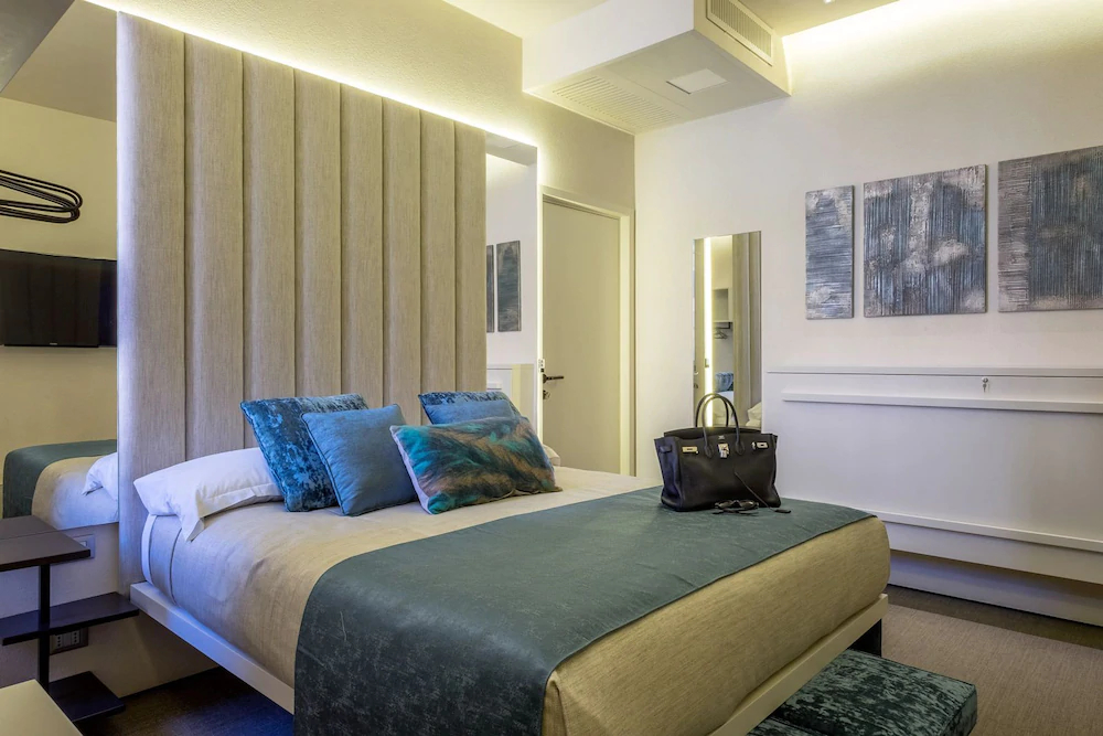Room 230 Roma Luxury Suites