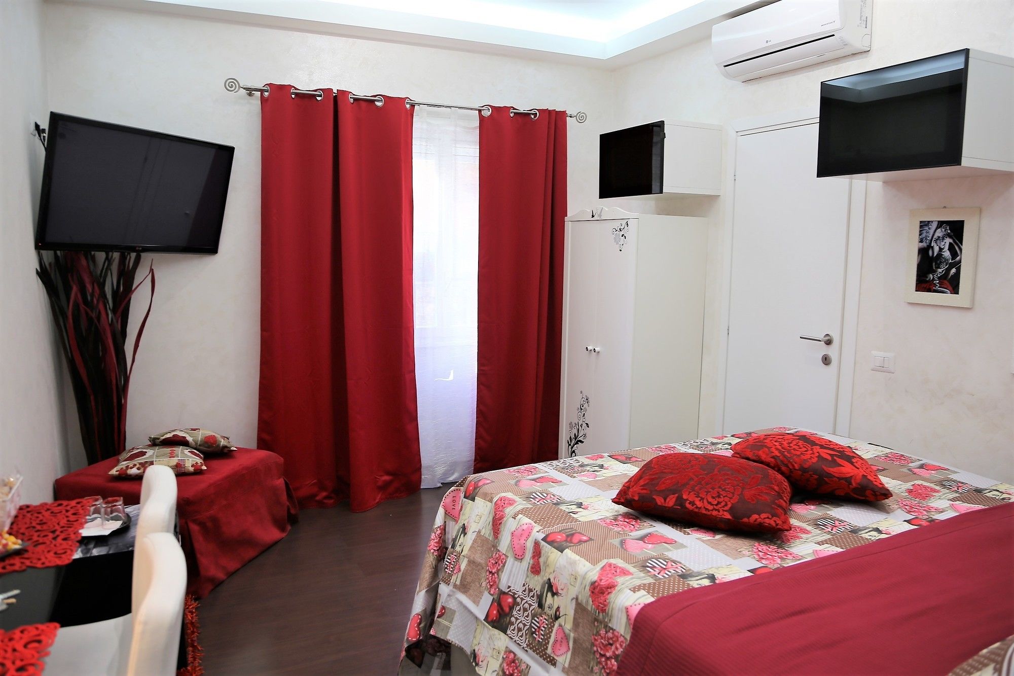 San Pietro Golden Rooms