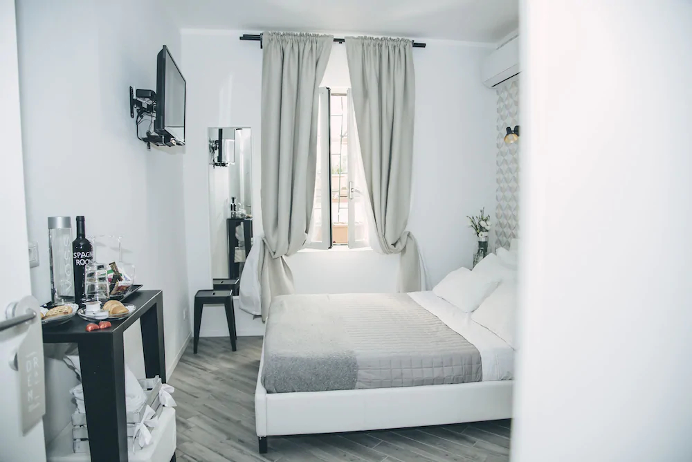 Spagna Rooms