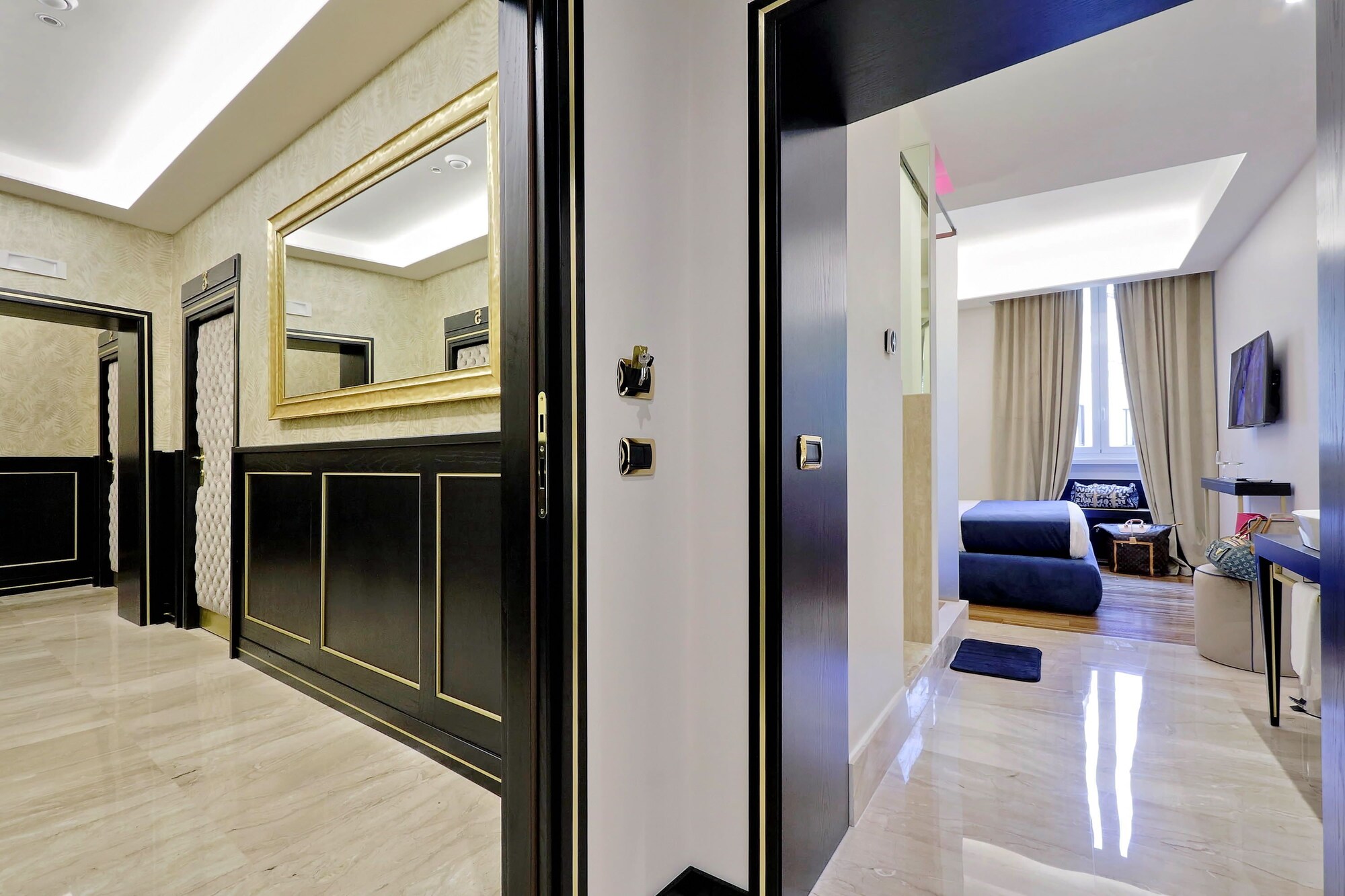 Spanish Diamond Luxury Suites & Jacuzzi