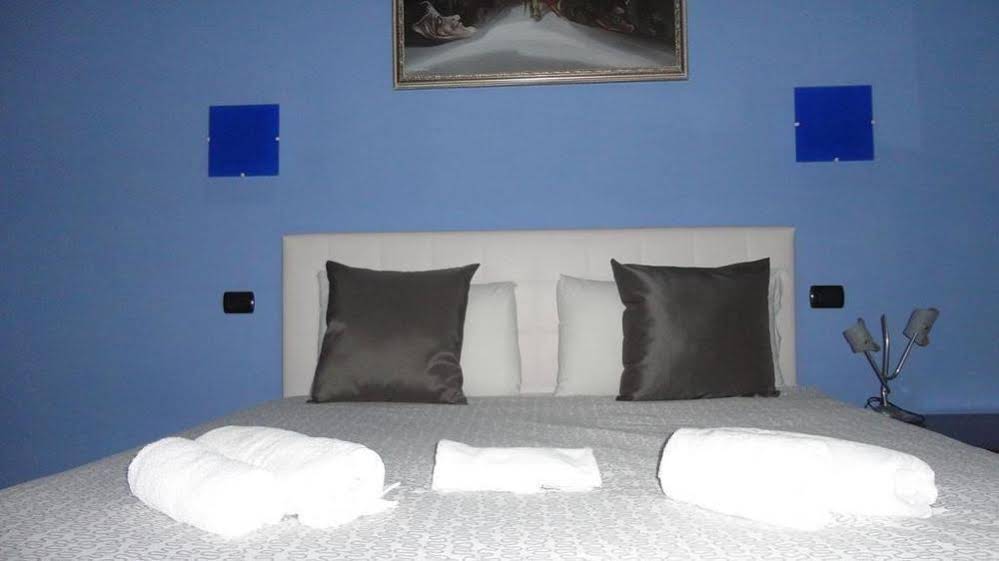 Suites Holiday Rooms