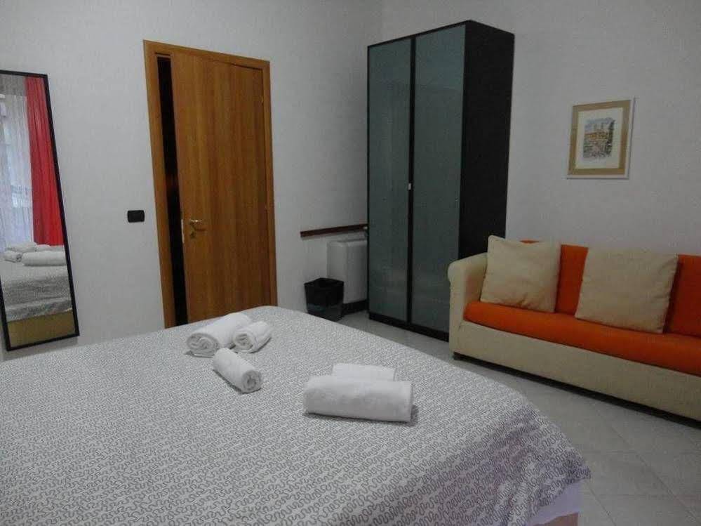 Suites Holiday Rooms
