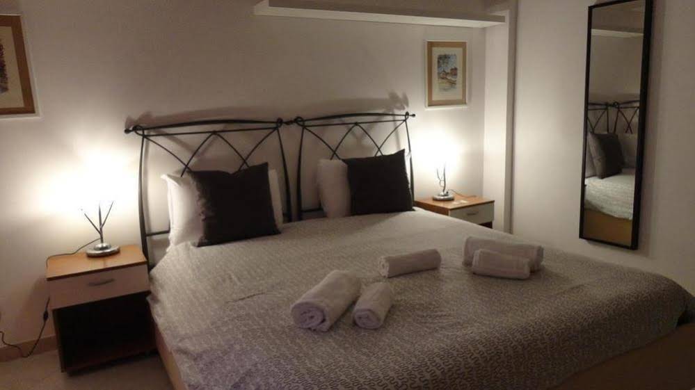 Suites Holiday Rooms