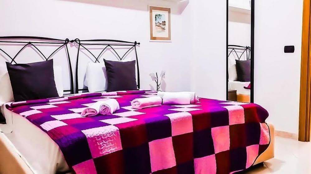 Suites Holiday Rooms