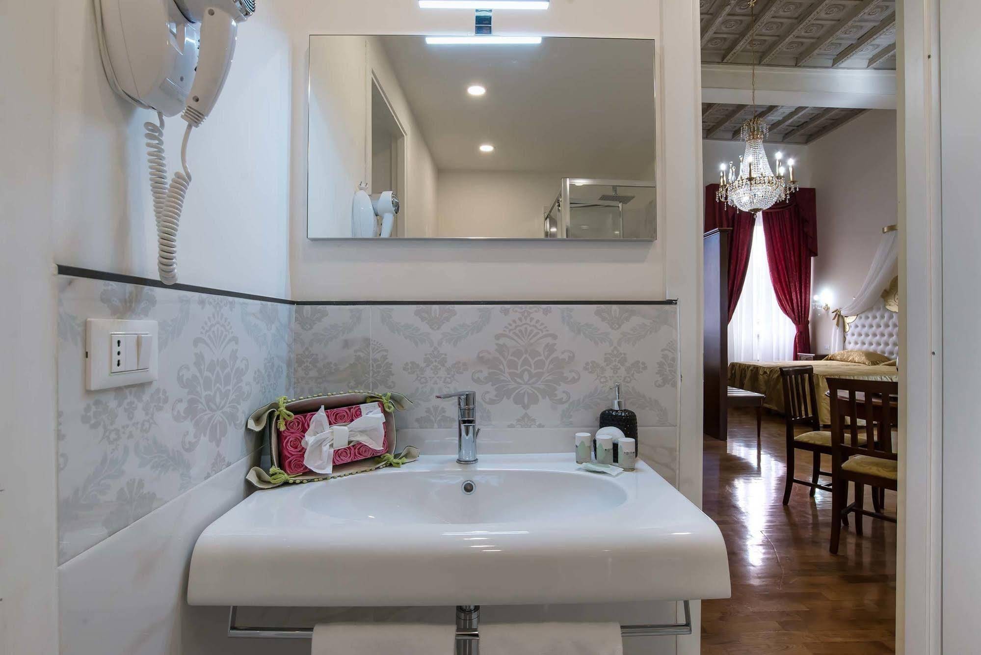 Trevi Rome Suite