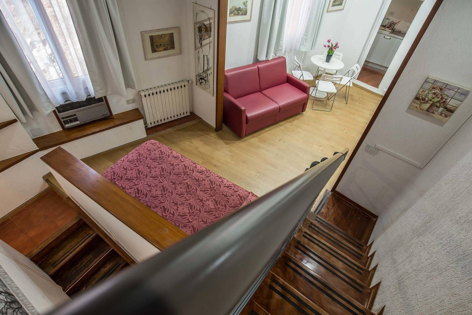 Trevi Rome Suite