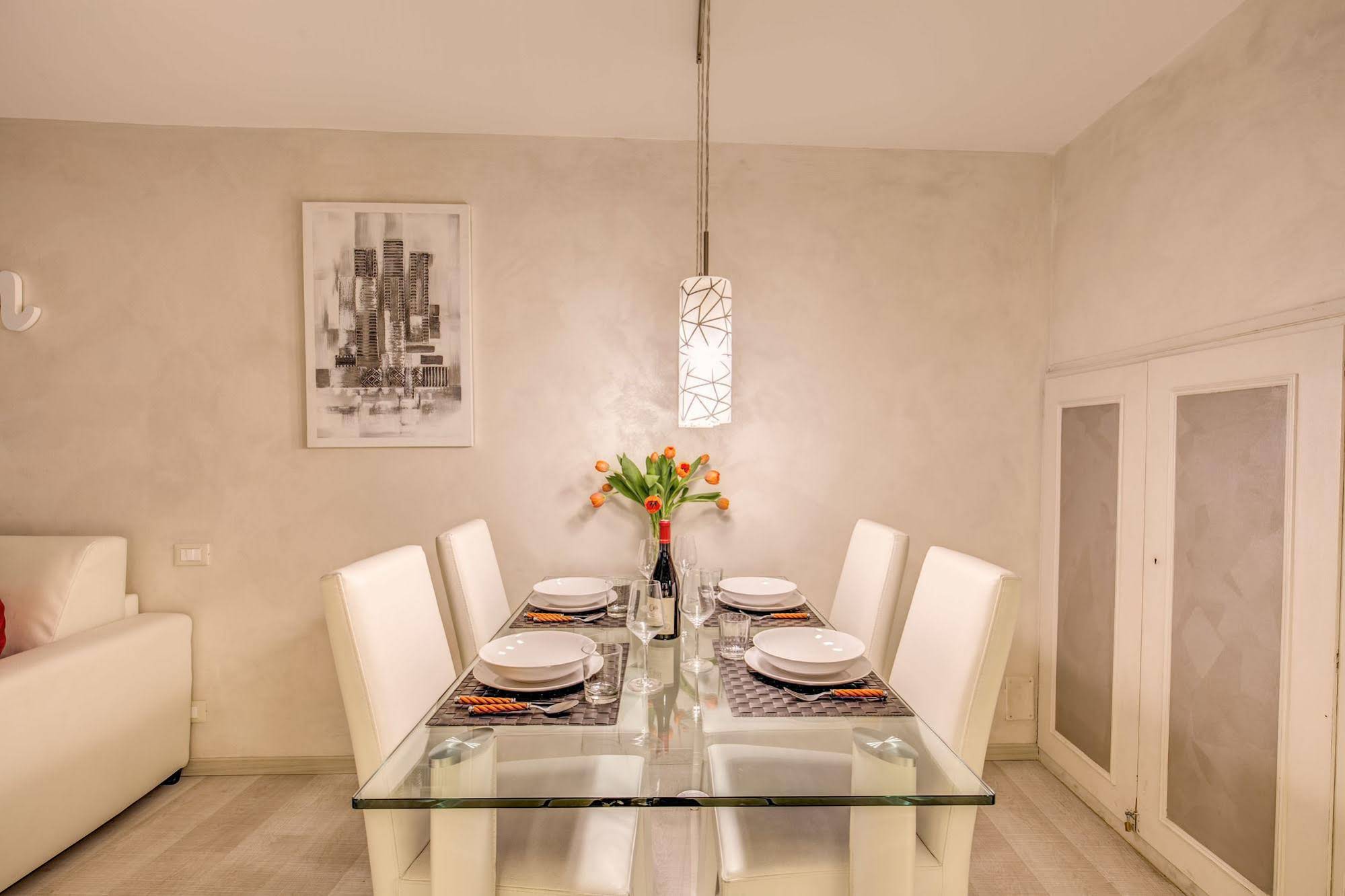 Tritone Top House