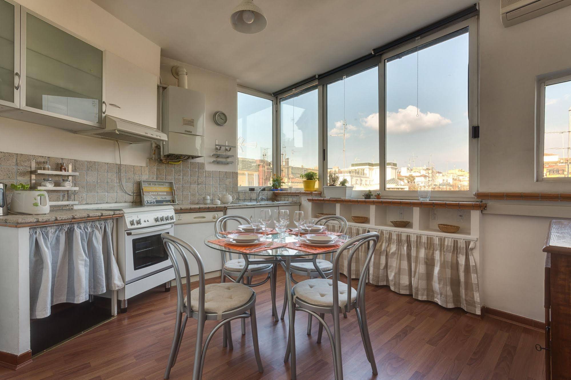 Tritone Top House