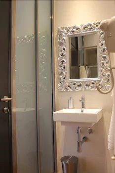 Vacanze Romane Rooms