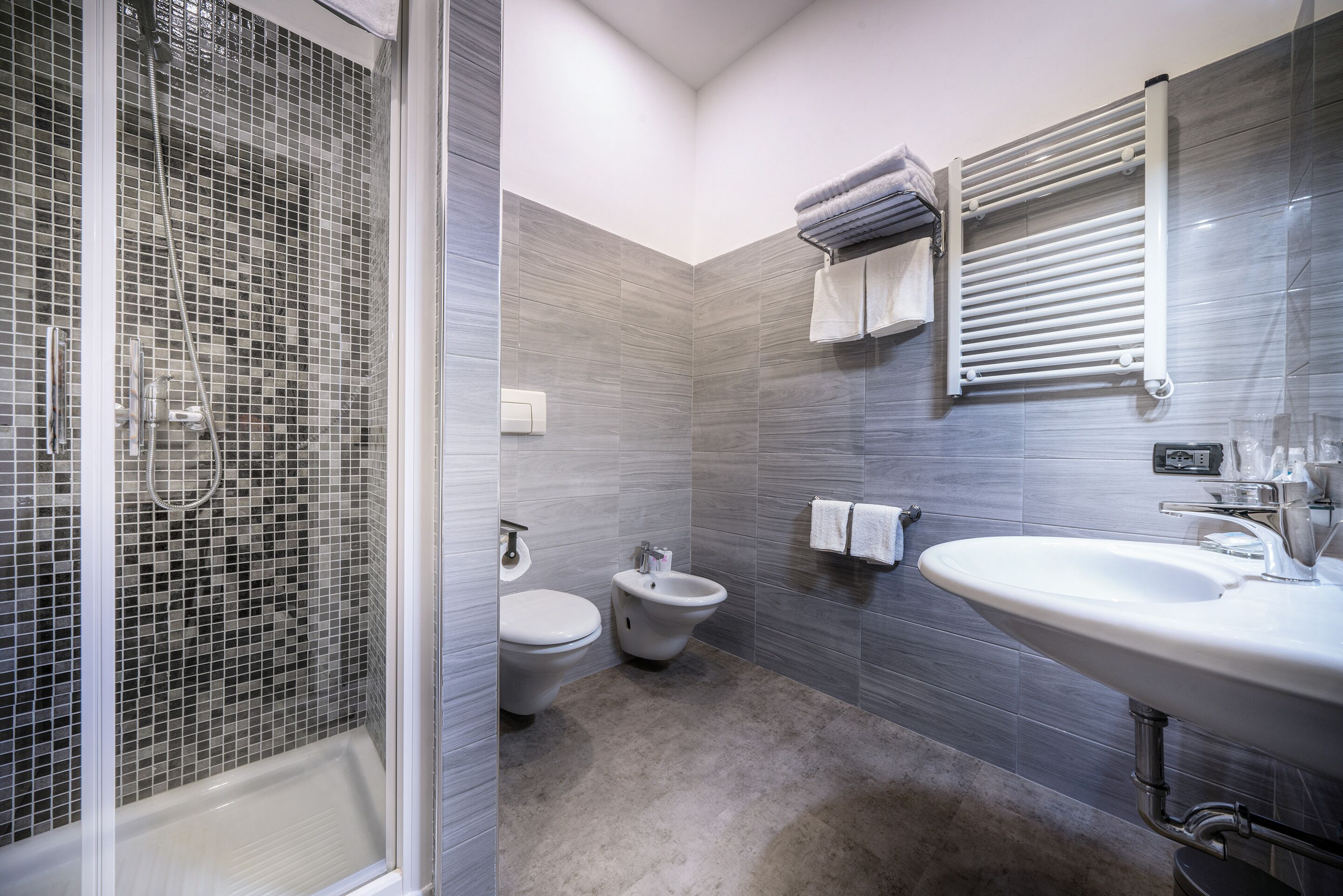 Varese Hotel