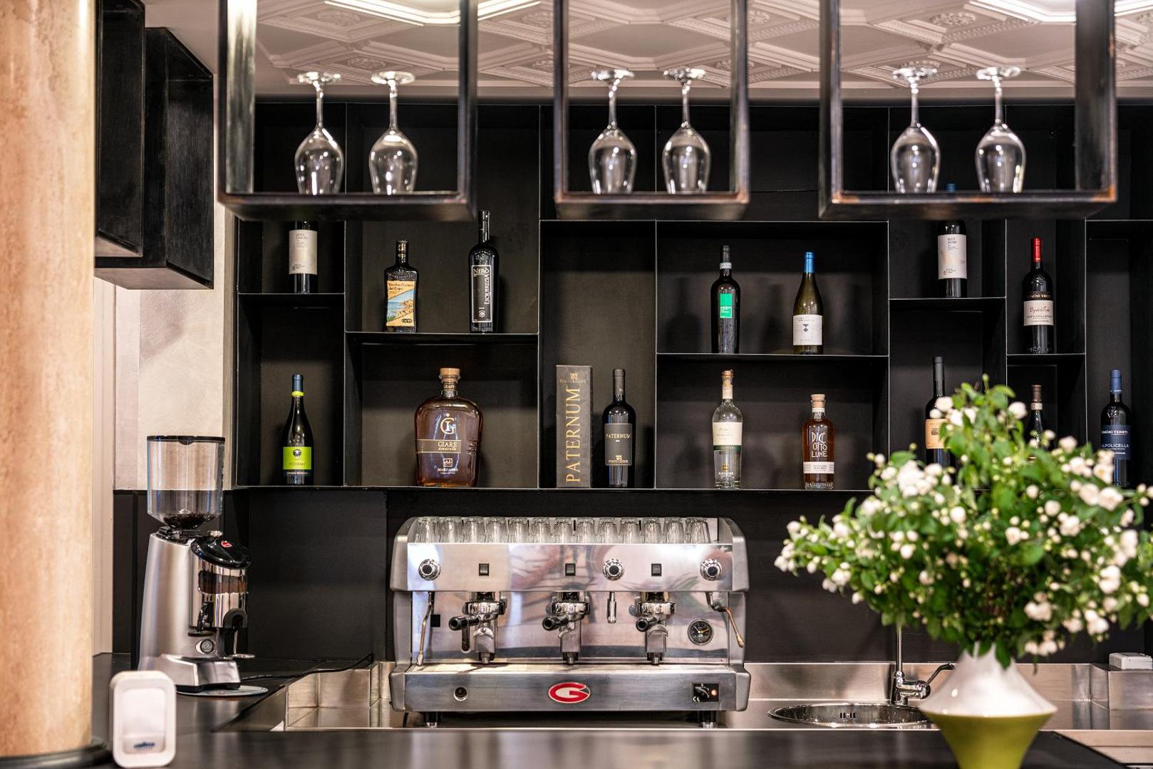 Varese Hotel