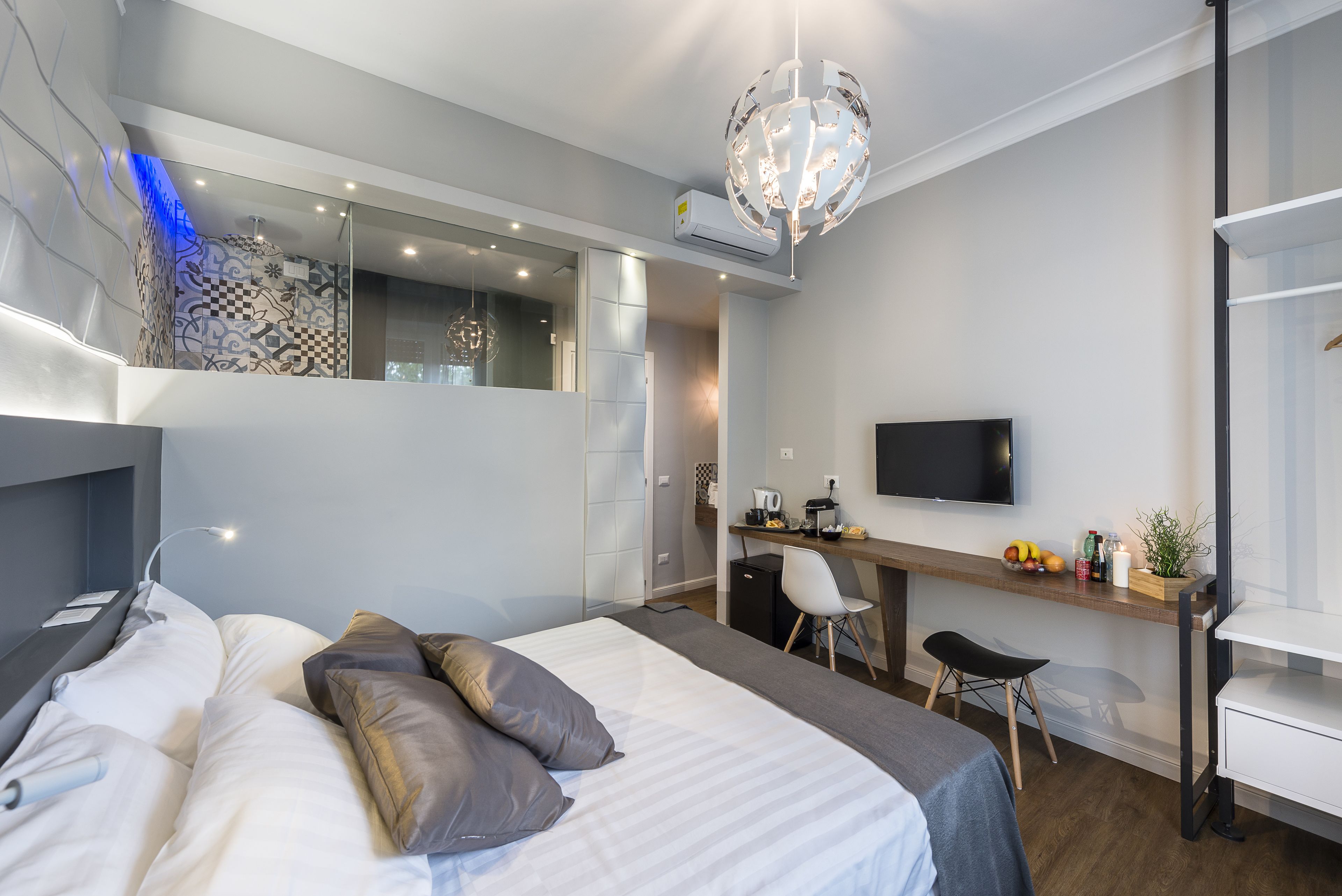 Z-Arch Suites