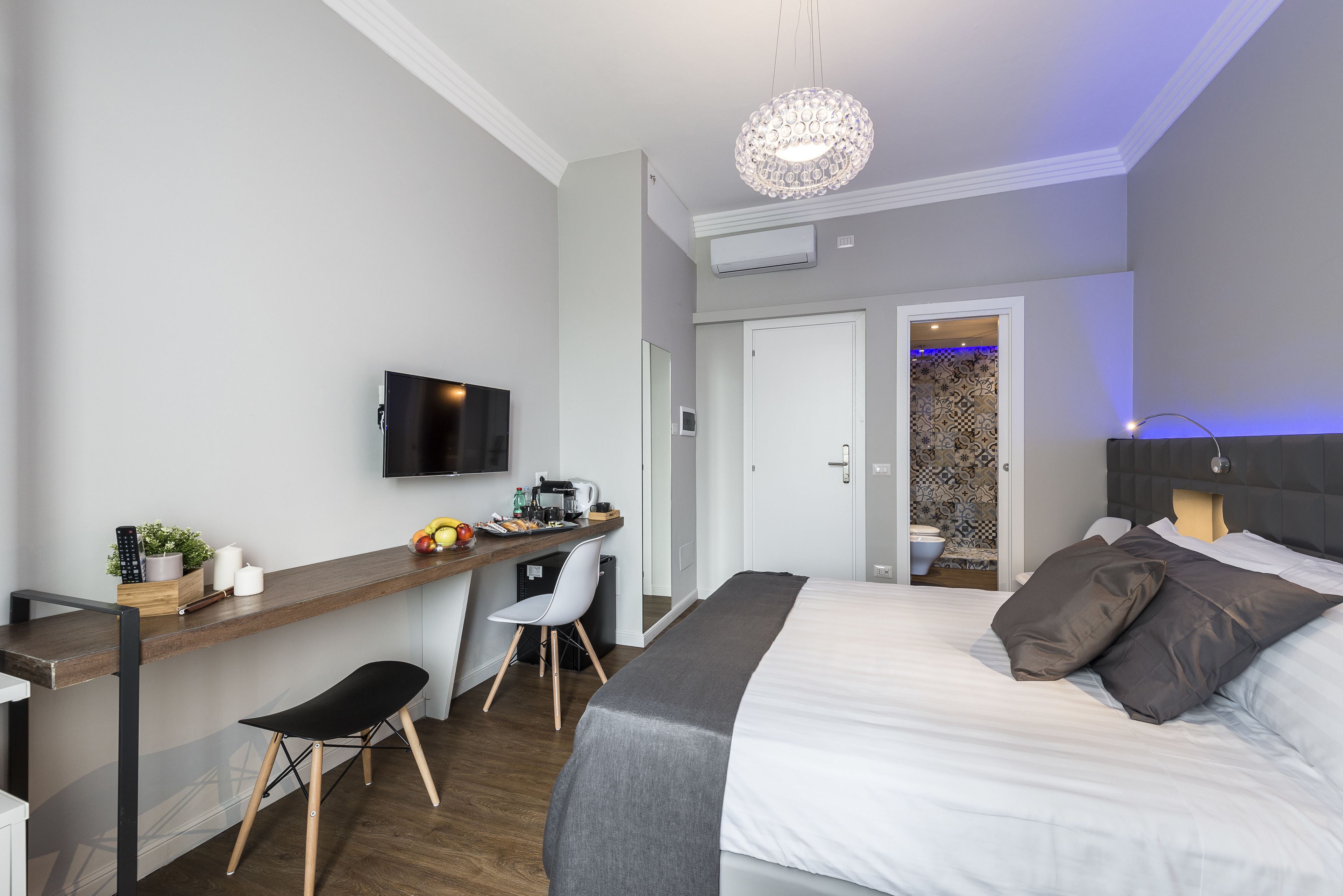 Z-Arch Suites