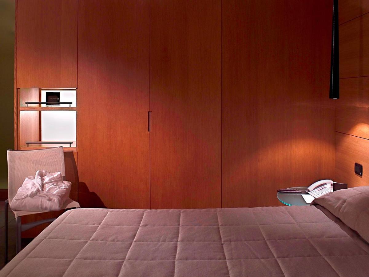 Hotel Zone