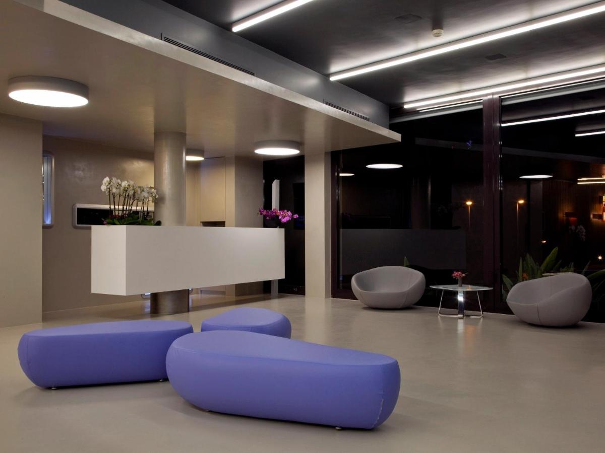 Hotel Zone